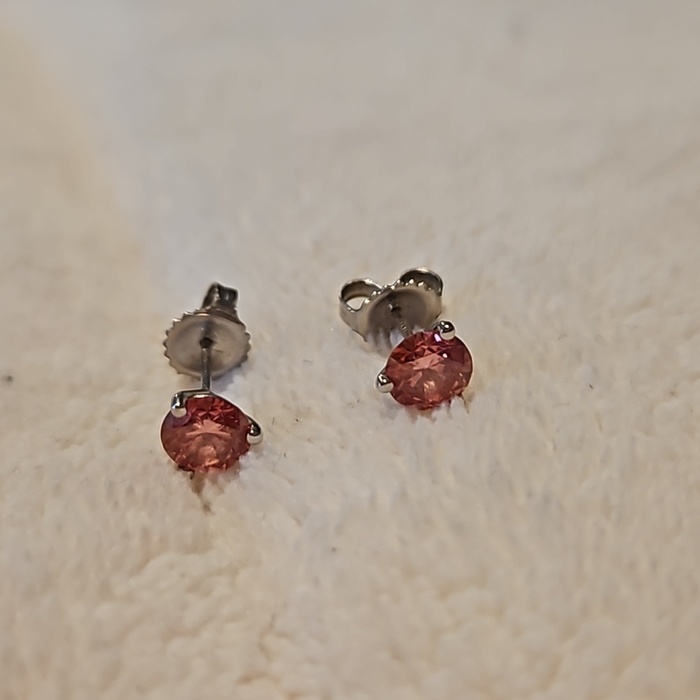 14k White Gold 1.5 Carat Total Weight Pink Diamond Earrings